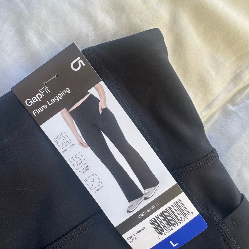 GAP Fit Black Flare Leggings NEW Large